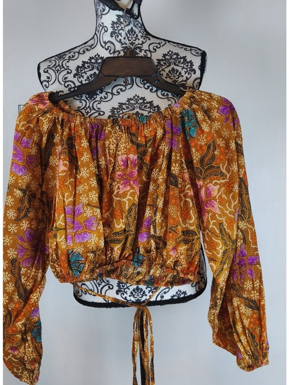 Charina Sarte Ibiza Crop Top Batik Off Shoulder Balloon Sleeve Ruched Waist S